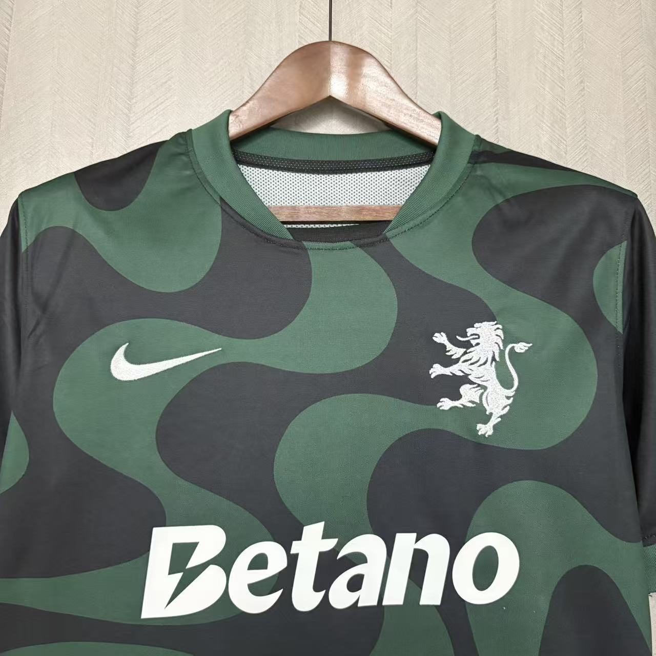 2025/26 Sporting Lisbon Second away jersey Fan version