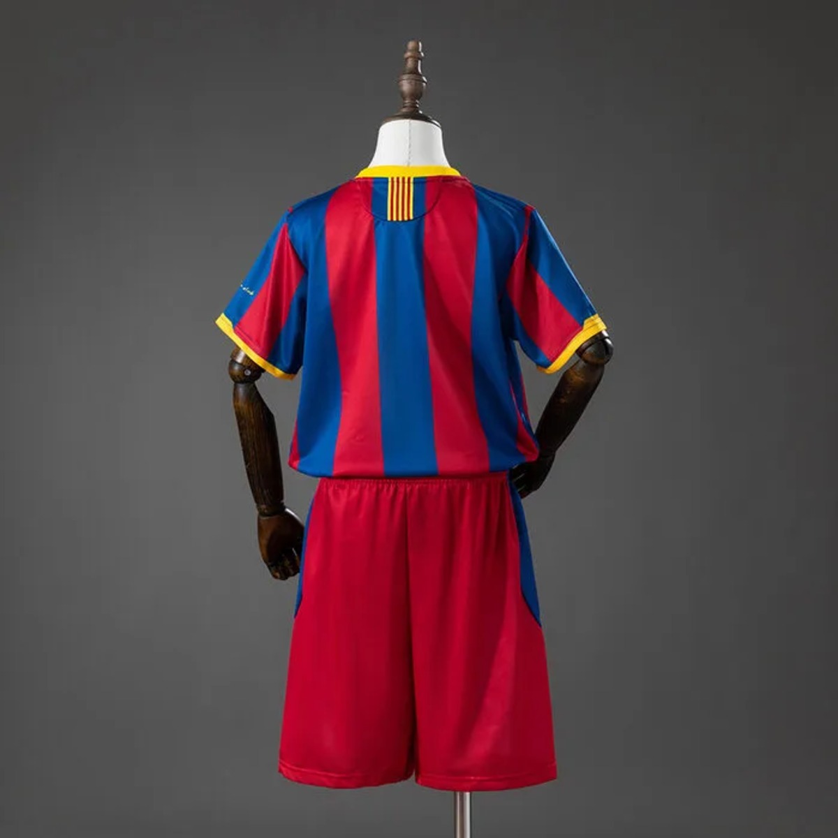 Retro Barcelona 2010/11 Home Kid Kits