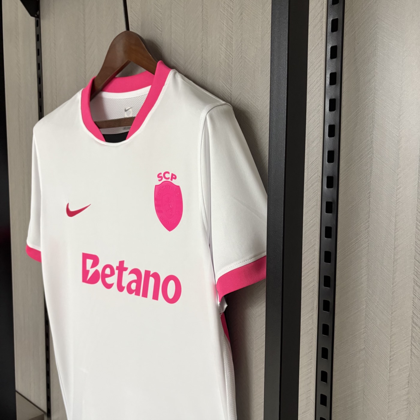 2025/26 Sporting Lisbon Pink October Edition jersey Fan version