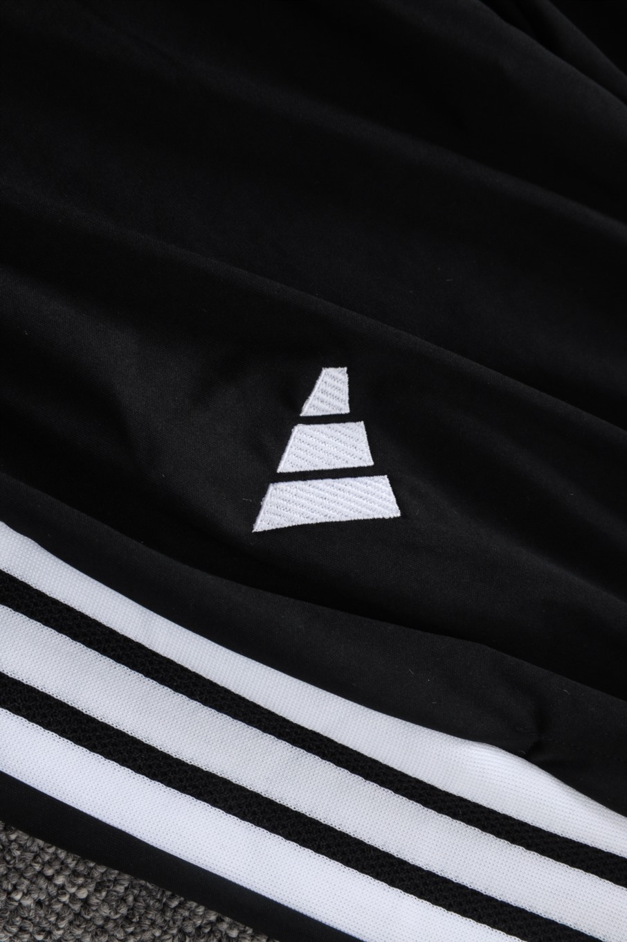 2026 Real Madrid Black Long-sleeved half-pull training kit
