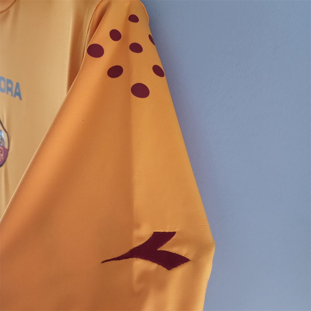 Retro Roma 05/06 Home jersey Fan Version
