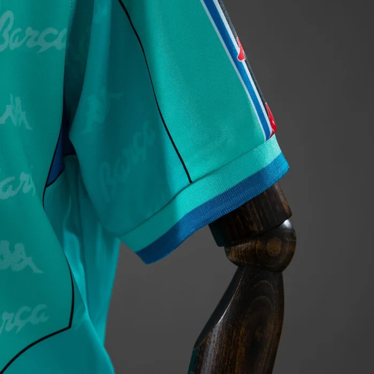Retro Barcelona 1996/97 Away Kid Kits