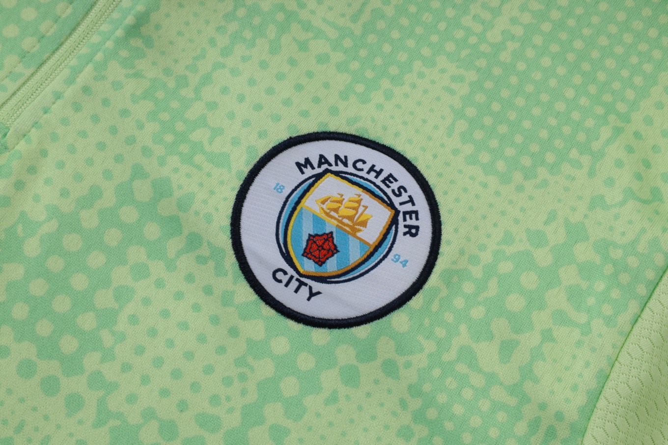 202526 Manchester City Light green Long-sleeved half-pull training kit Football team kit