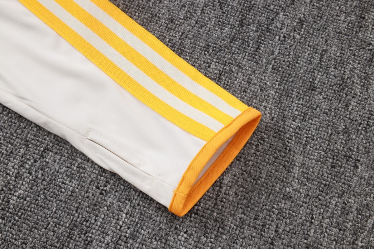 2026 Bayern Munich Beige Long-sleeved half-pull trainingkit