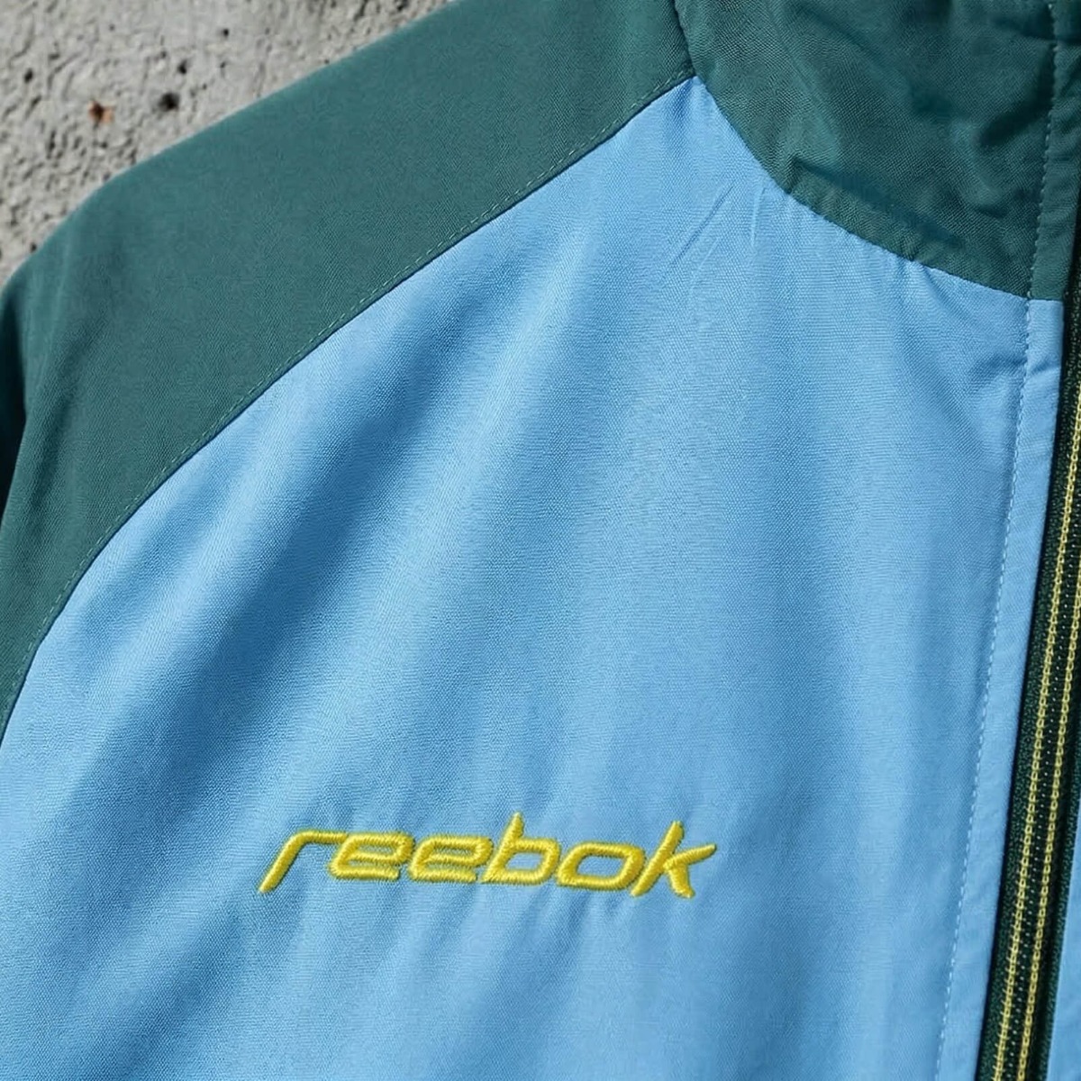 2002/03 Vintage Style Sporting Lisbon Jacket Windbreaker Sport Unifom