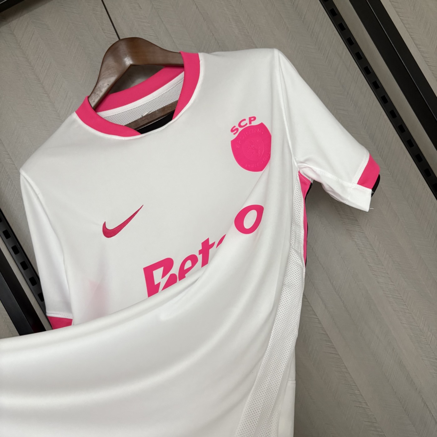 2025/26 Sporting Lisbon Pink October Edition jersey Fan version