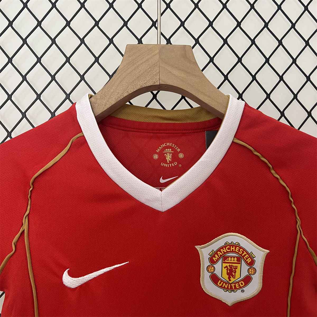 Retro Manchester United 06/07 home  jersey Kid Kits Size 16-28