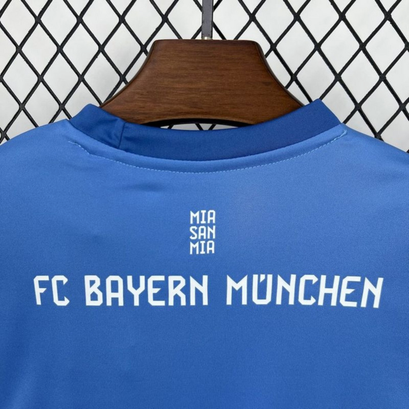 2025/26 Bayern Munich Blue Goalkeeper jersey kids Kits size: 16-28