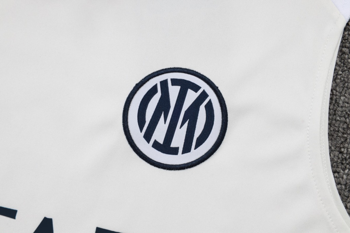 2026 Inter Milan Off-white Training Set Shirt and Shorts