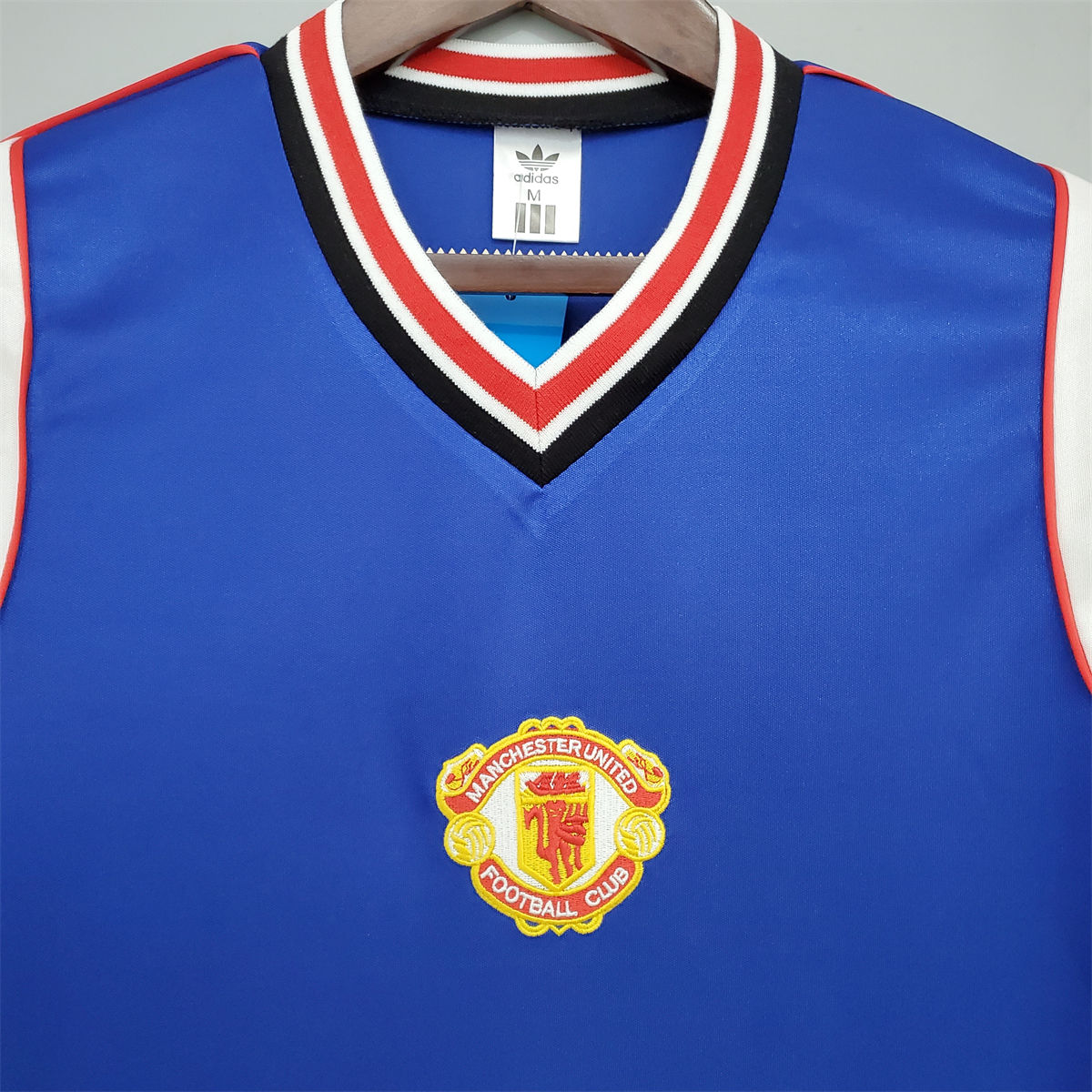Retro Manchester United 85/86 away blue jersey Fan Version