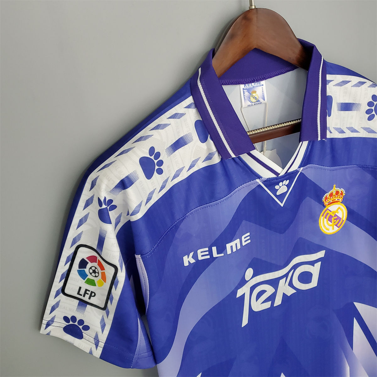Real Madrid Retro 1996/97 away jersey Fan Version