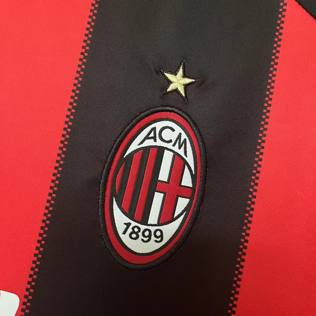 Retro AC Milan 2010/11 Home jersey Fan Version