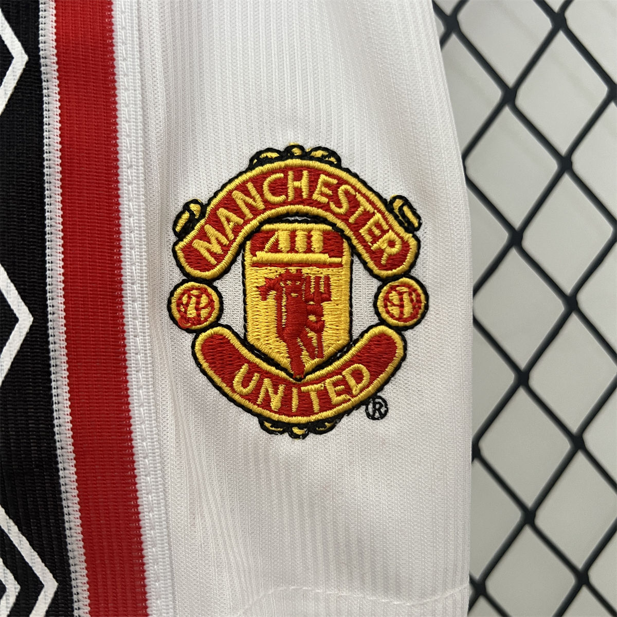 Retro Manchester United 98/99 home  jersey Kid Kits Size 16-28