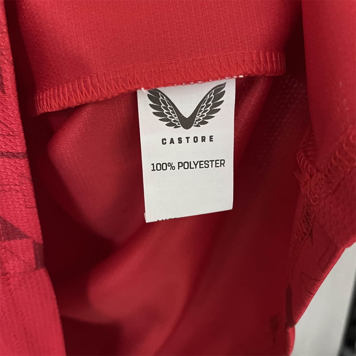 2023/24 Wolves Goalkeeper Red Jersey Fan Version