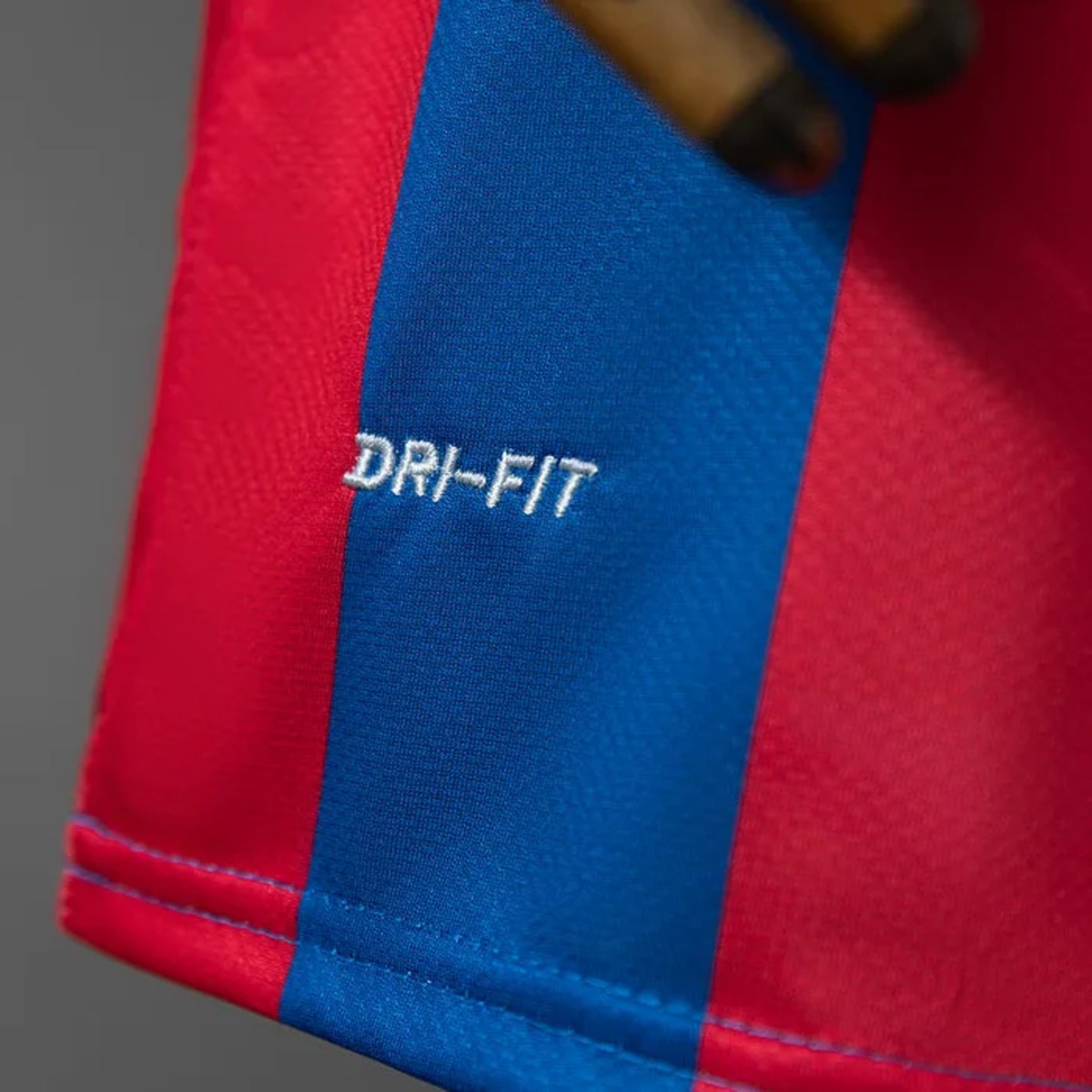 Retro Barcelona 2010/11 Home Kid Kits