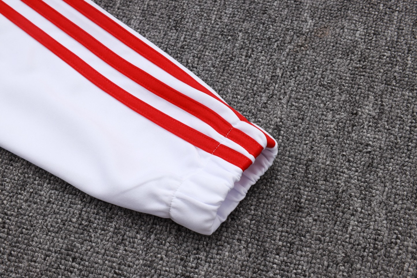2025/26 Bayern Munich white Jacket Training Suit Set Football Team Shirt Sports Fashion