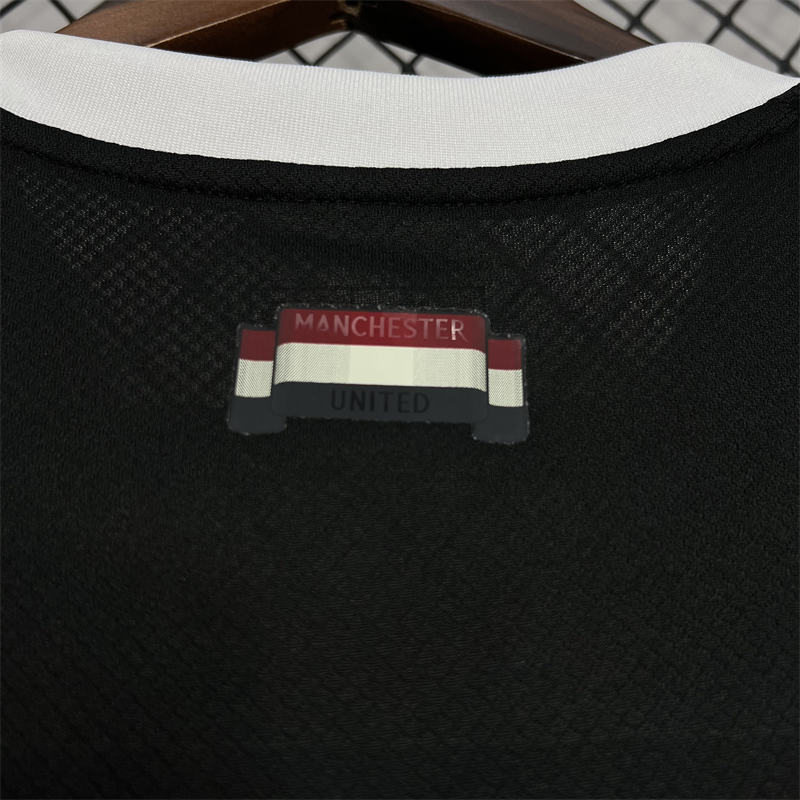 2024/25 Manchester United Fourth goalkeeper Jersey Fan Version