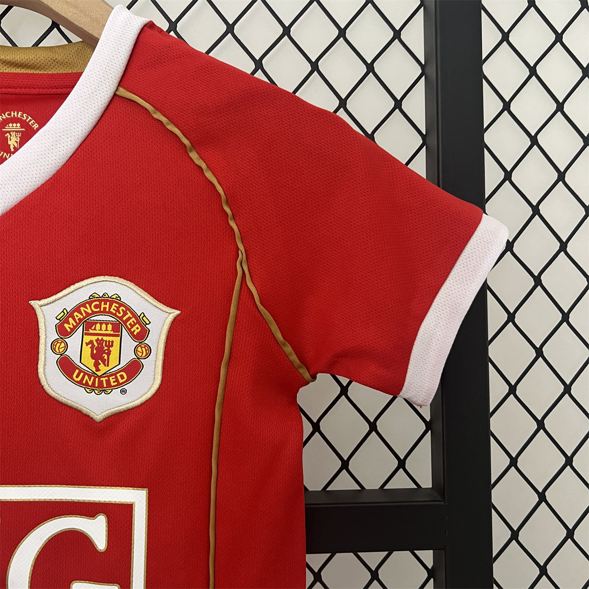 Retro Manchester United 06/07 home  jersey Kid Kits Size 16-28