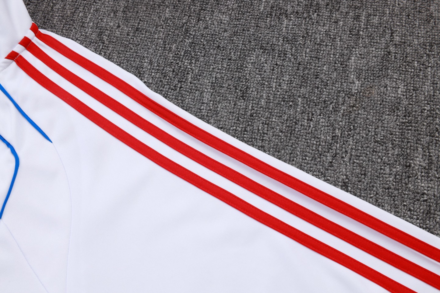 2025/26 Bayern Munich white Jacket Training Suit Set Football Team Shirt Sports Fashion
