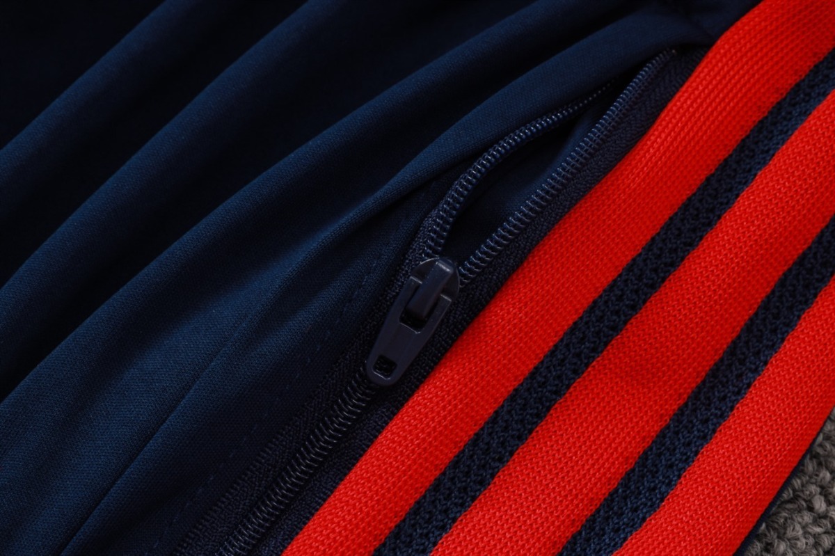 2026 Bayern Munich Medium Blue Long-sleeved half-pulltraining kit