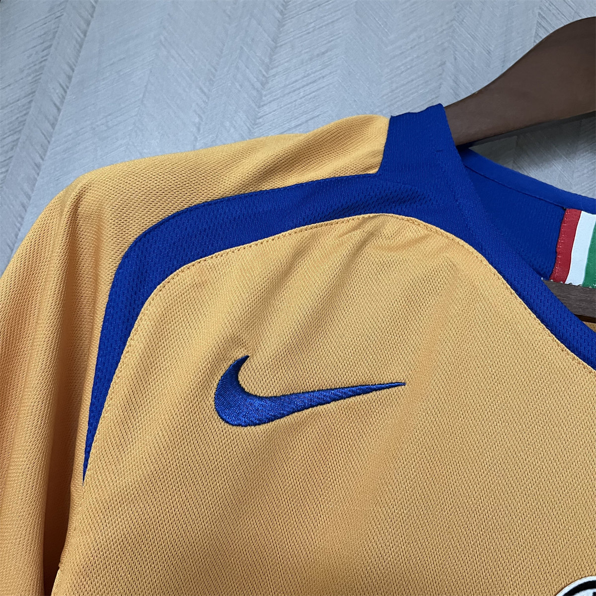 Retro Juventus 05/06 Third jersey Fan Version