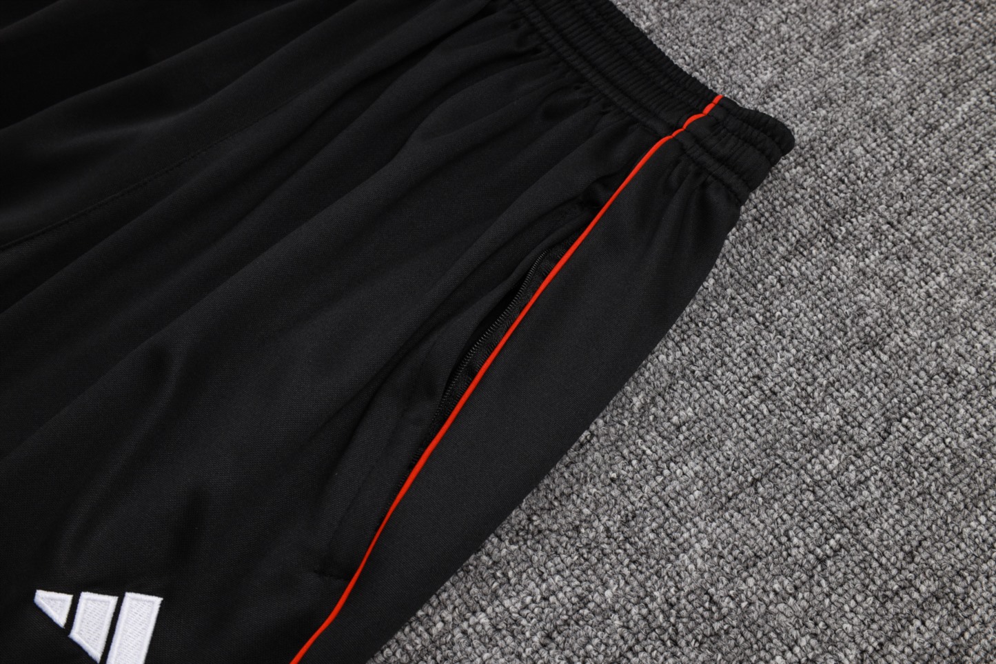 202526 Ajax white-black Long-sleeved half-pull training kit Football team kit