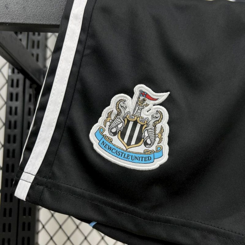 2025/26 Newcastle United Home jersey kids Kits size: 16-28