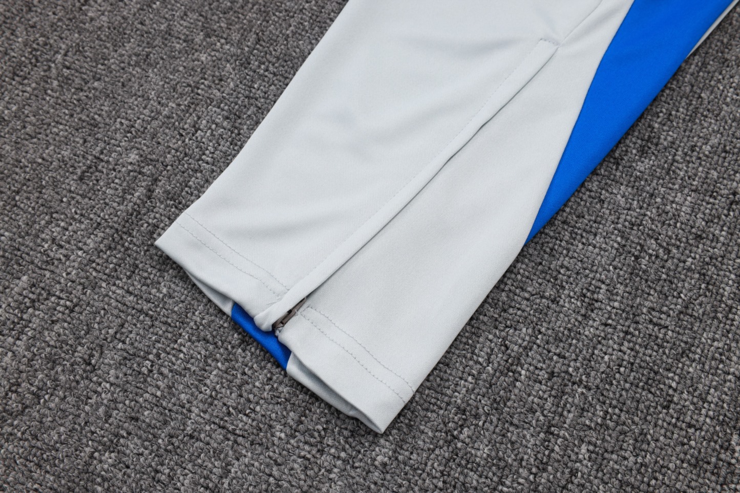 202526 Bayern Munich white-blue Long-sleeved half-pull training kit Football team kit