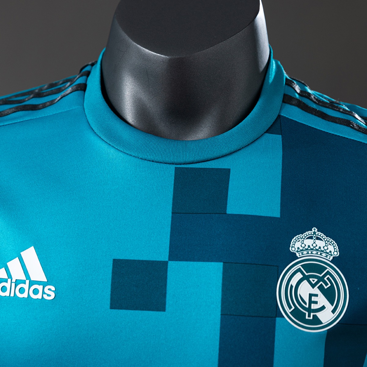Retro Real Madrid 2017/18 Second Away jersey Player Version