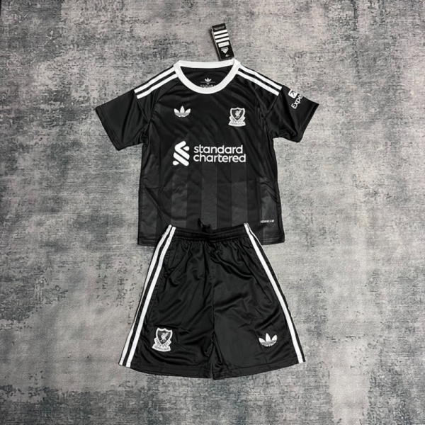 2024/25 Livepool Goalkeeper Black jersey kids Kits size: 16-28