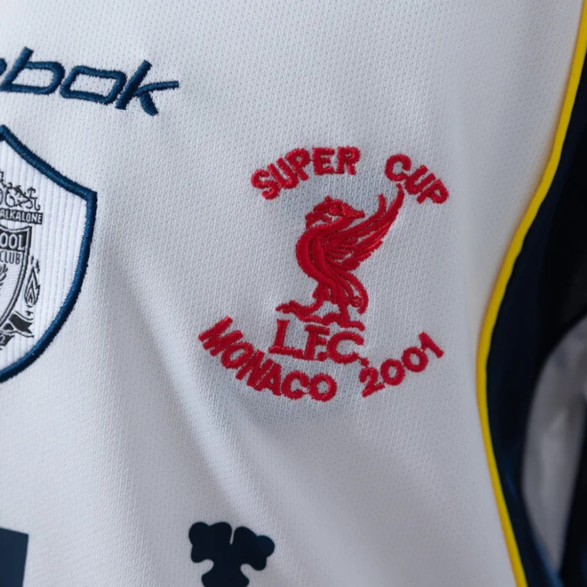 Retro Liverpool 2001/02 Away Kid Kits