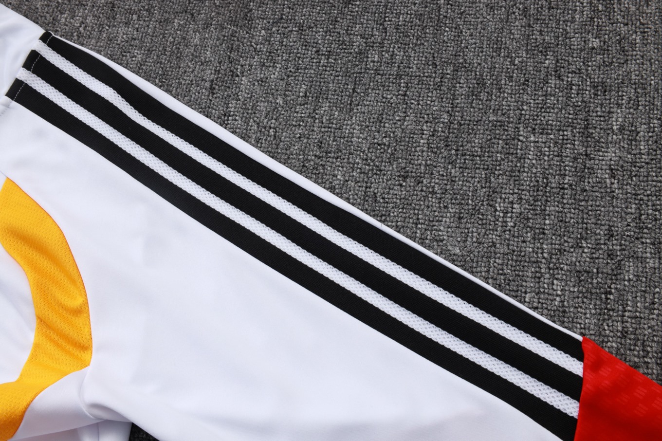 202526 Germany White Long-sleeved half-pull training kit Football team kit