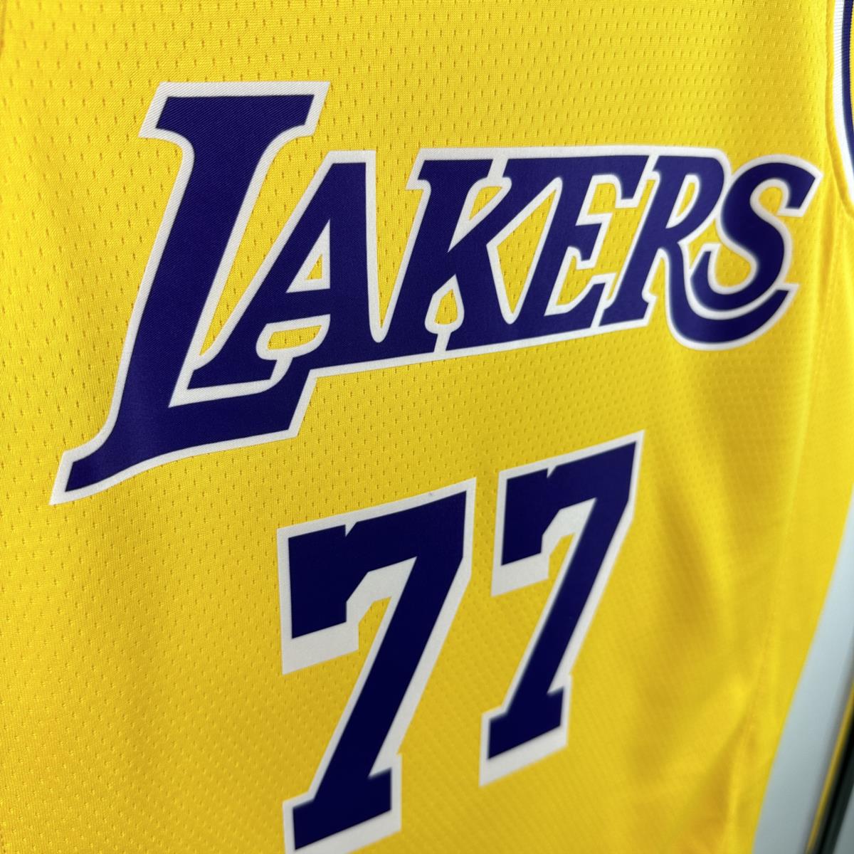 NBA Los Angeles Lakers Dončić#77 2025 Gold Association Edition Swingman Jersey S-XXL
