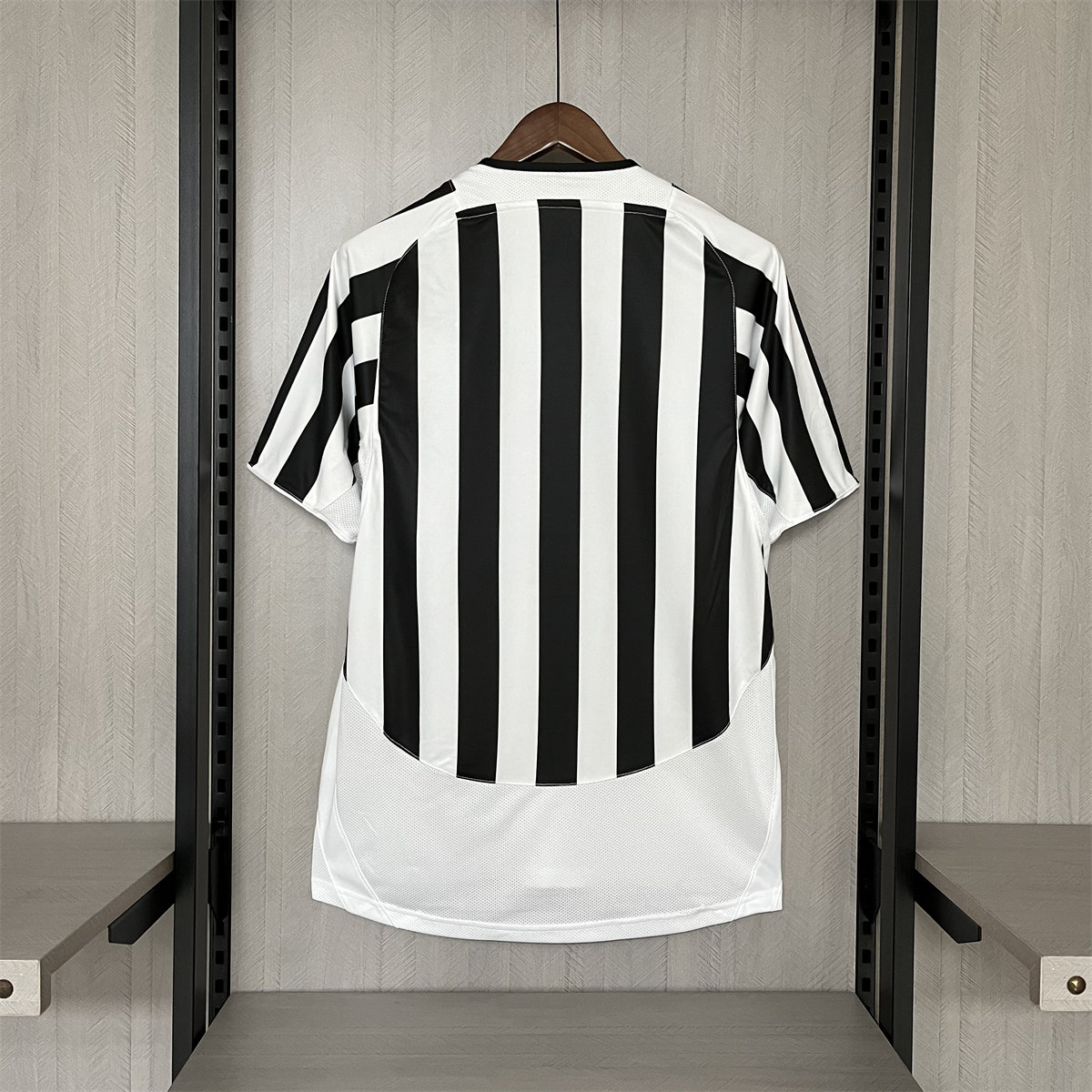 Retro Juventus 03/04 Home  jersey Fan Version