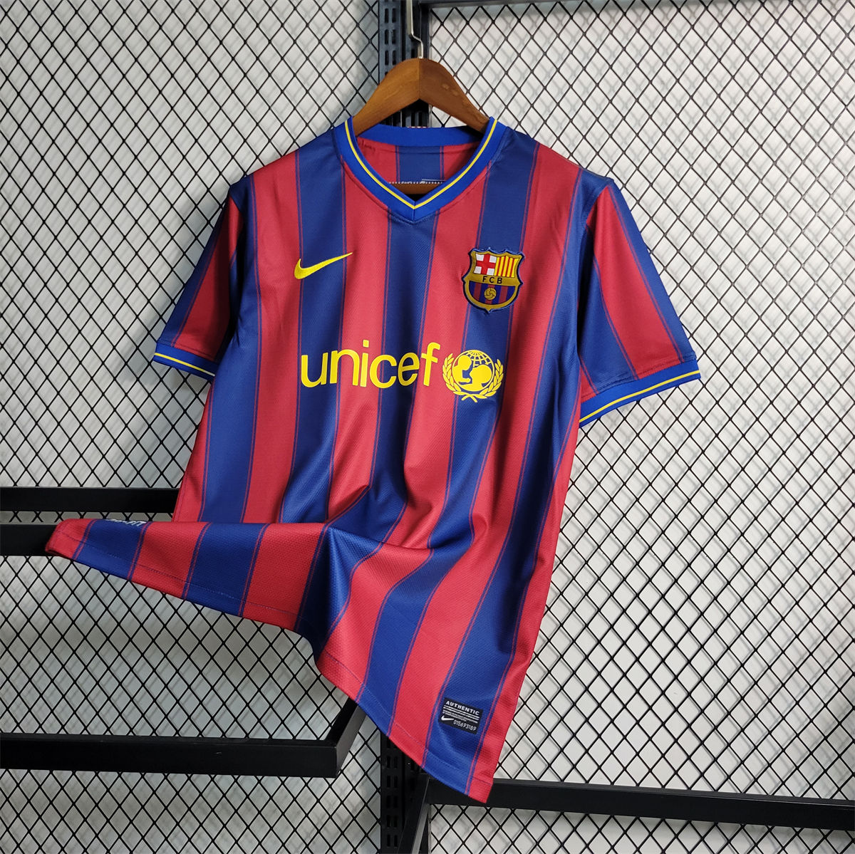 Retro Barcelona 09/10 Home jersey Fan Version