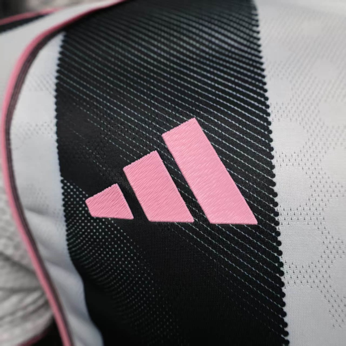 25/26 Juventus home jersey Player Version