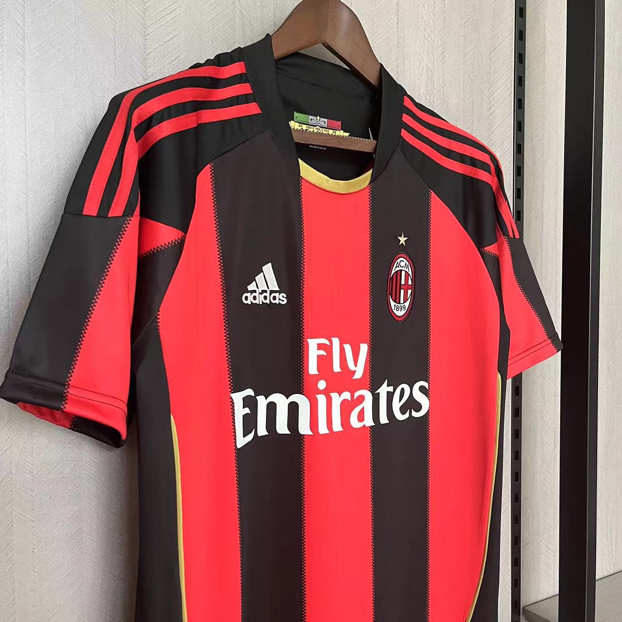 Retro AC Milan 2010/11 Home jersey Fan Version
