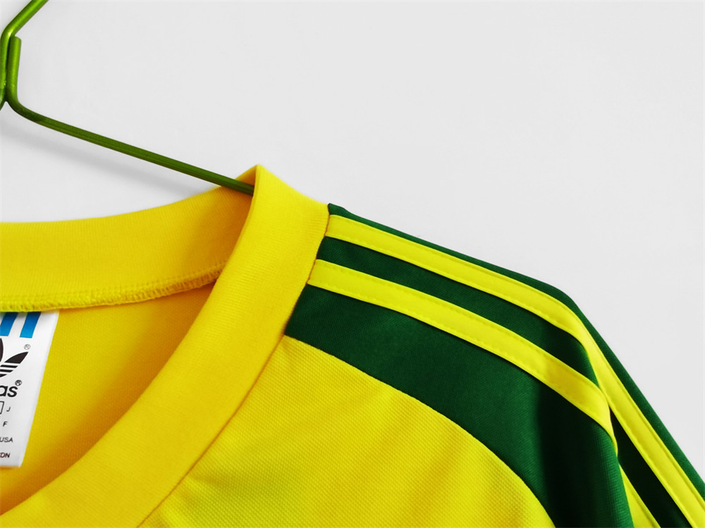 Retro Wales 1982 Away jersey Fan Version