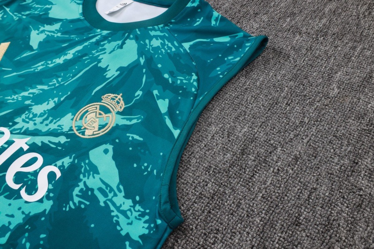2026 Real Madrid Dark green Training Set Shirt andShorts