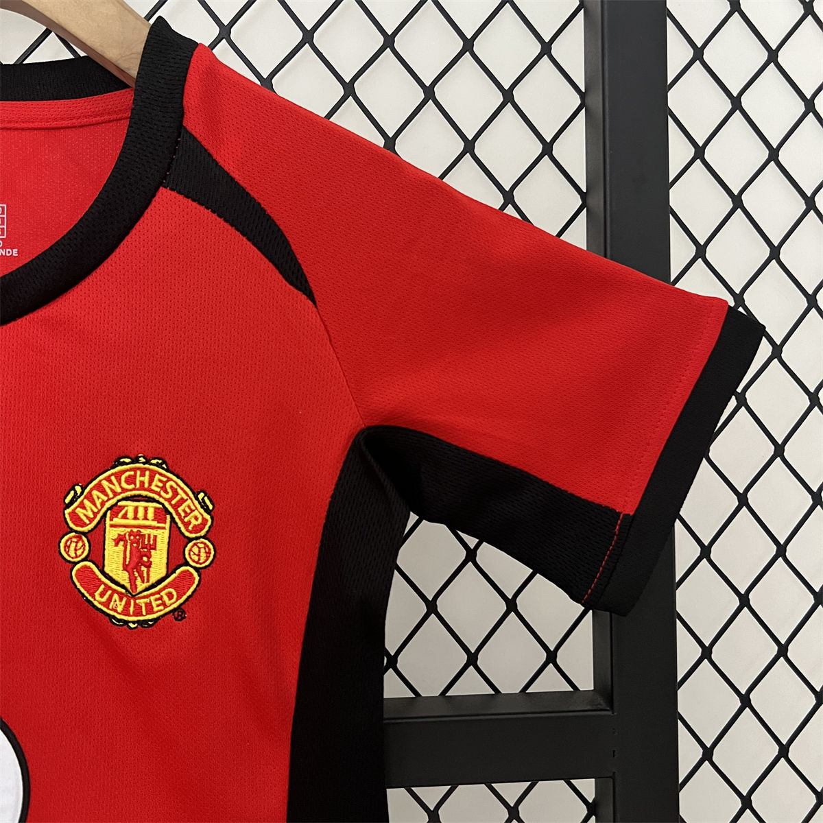 Retro Manchester United 02/04 home  jersey Kid Kits Size 16-28