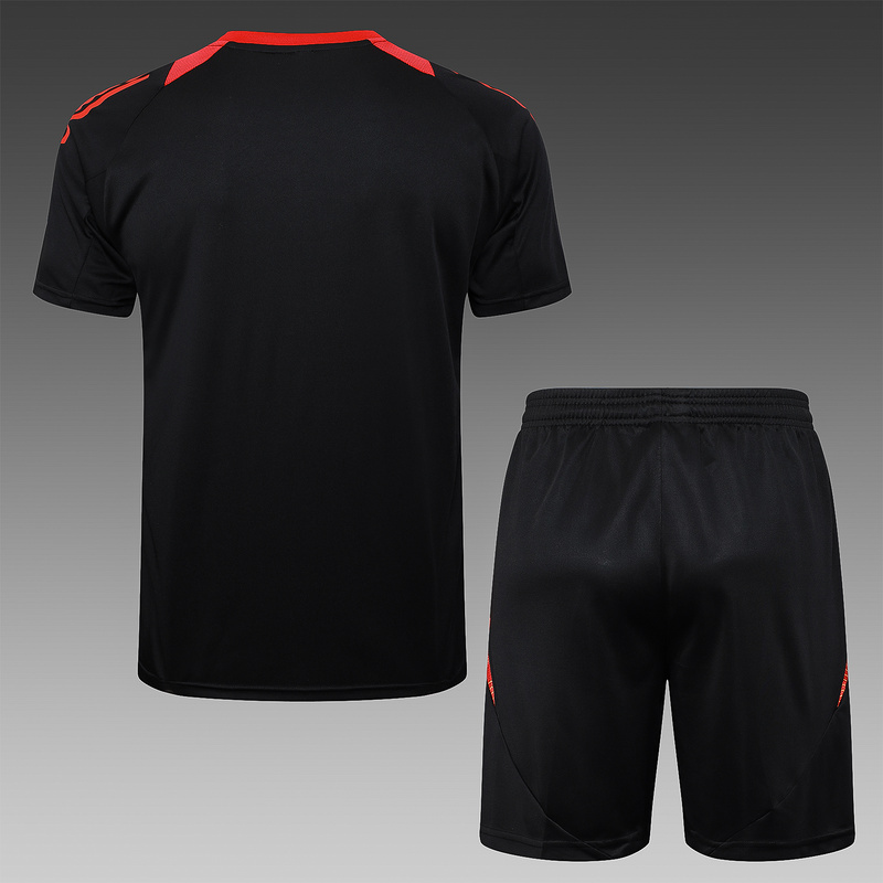 24/25 Internacional Black Training Set Shirt and Shorts