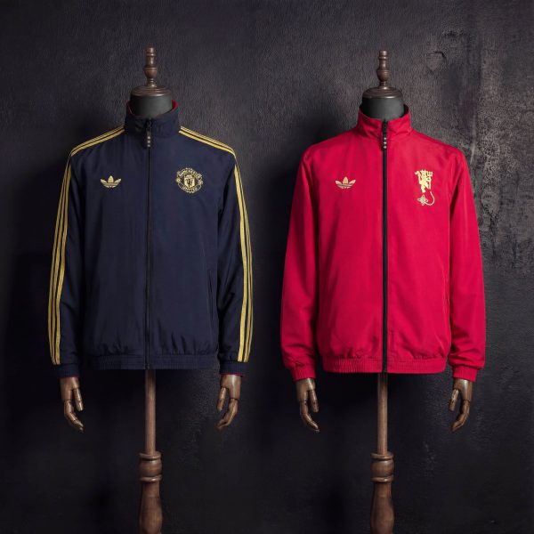 2026 Manchester United Black and Red Reversible Windbreaker Sport Unifom
