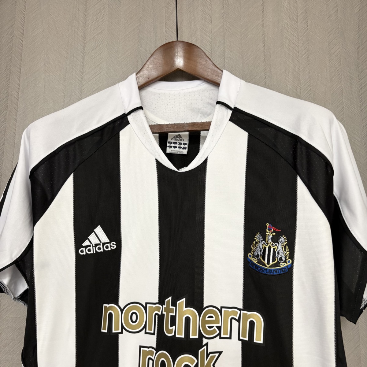 Retro Newcastle United 05/06 Home jersey Fan Version