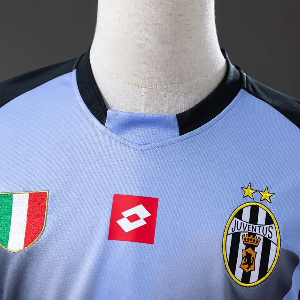 Retro Juventus 02/03 Goalkeeper jersey Fan Version