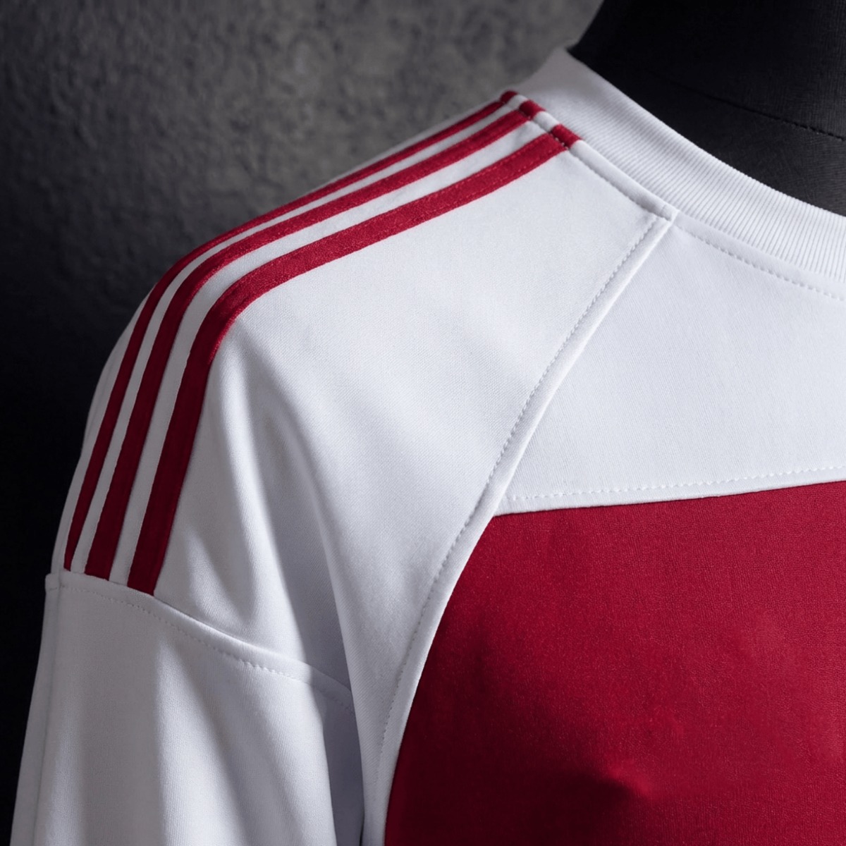 2025/26 Bayern Munich Long Sleeve White Sweatshirt