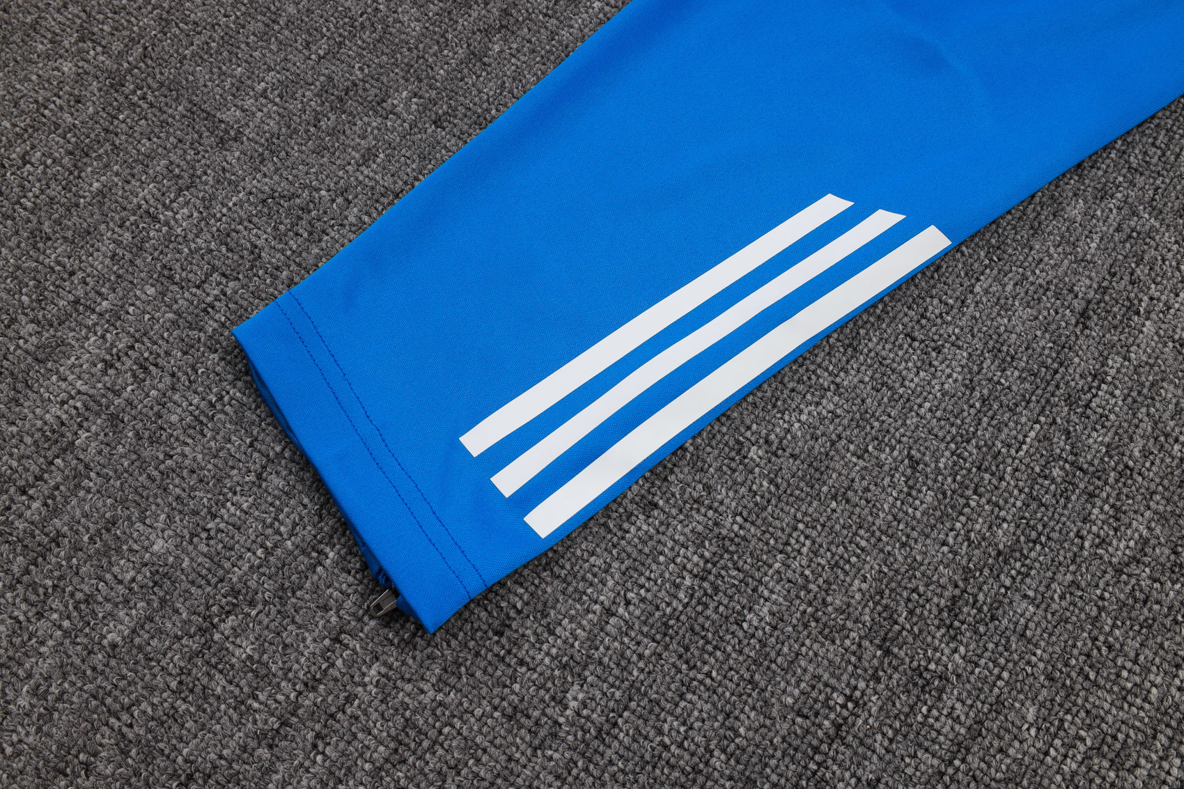 202526 Real Madrid white-blue Long-sleeved half-pull training kit Football team kit