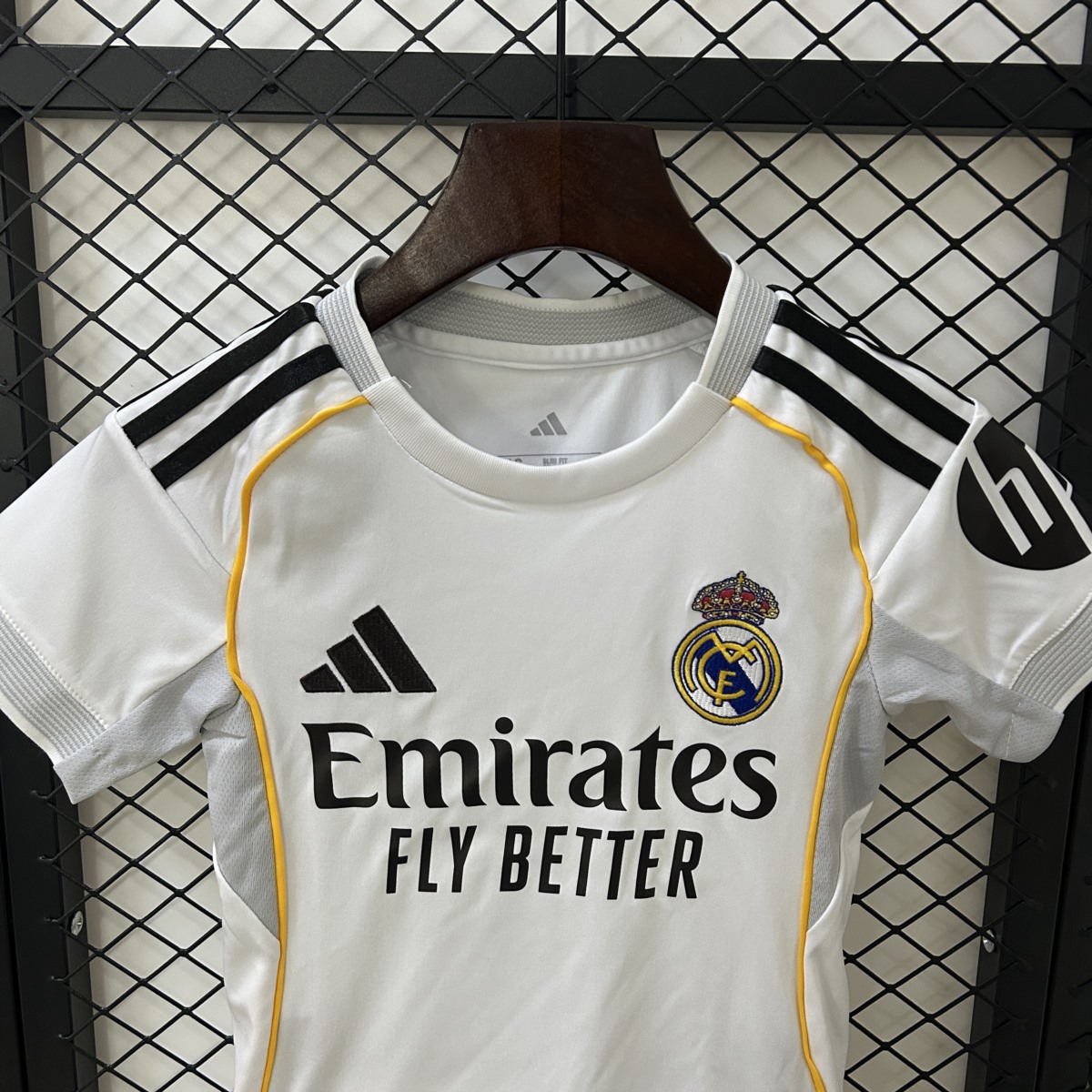 25/26 Real Madrid Home jersey Kid Kits Size 16-28