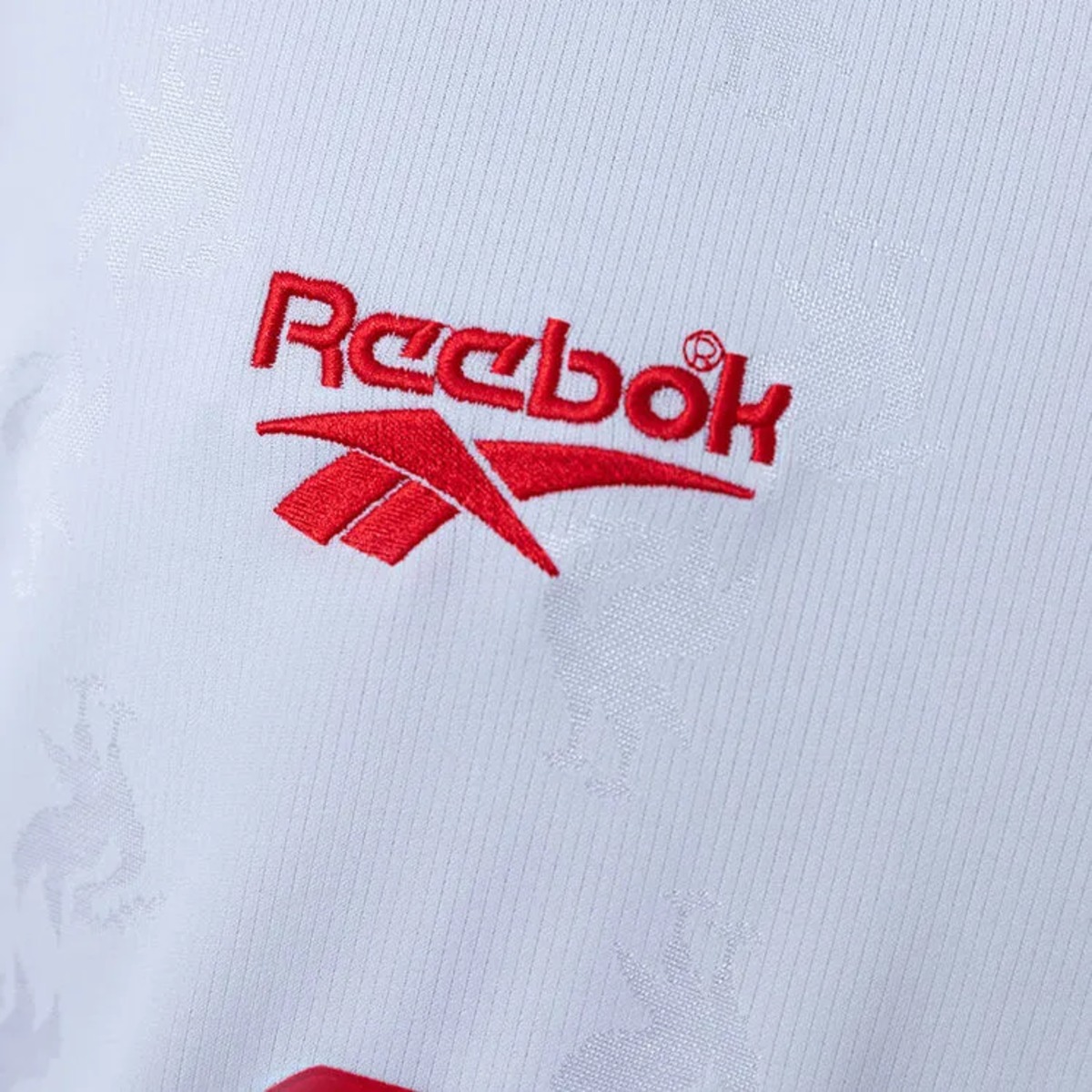 Retro Liverpool 1996/97 Whte Jersey Fan Version
