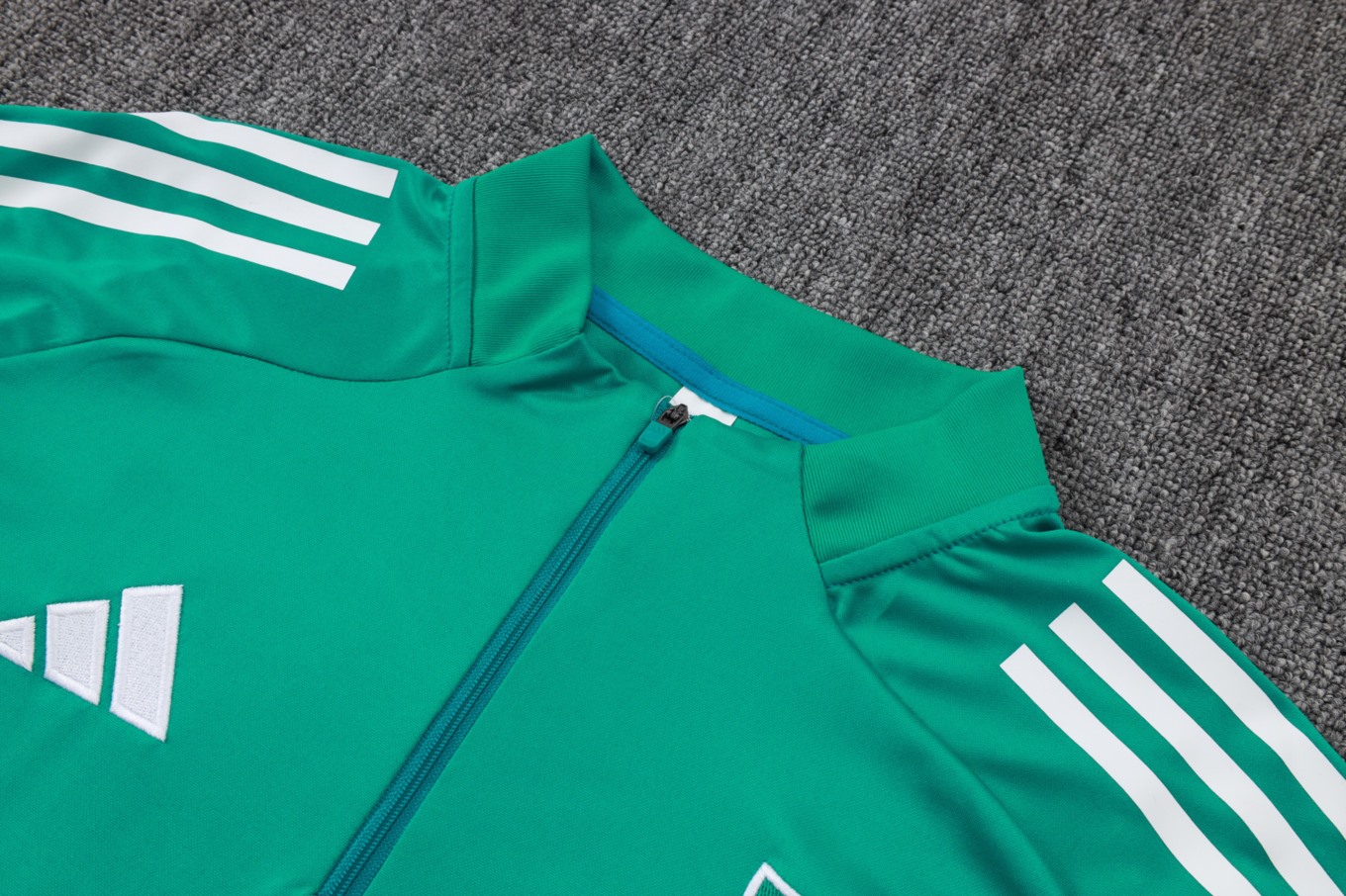 202526 Liverpool Green Long-sleeved half-pull training kit Football team kit