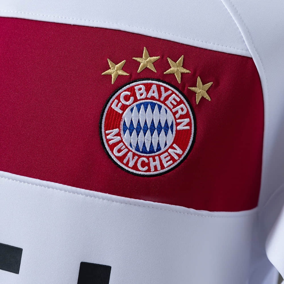 2025/26 Bayern Munich Long Sleeve White Sweatshirt